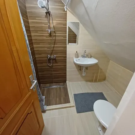 Jank Apartman 公寓